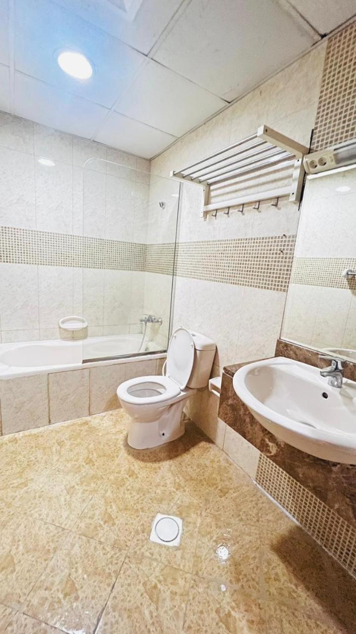 Executive Suite Room In Barsha 1 Near Moe Metro Dubái Exterior foto