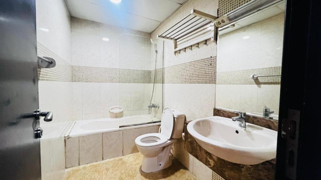 Executive Suite Room In Barsha 1 Near Moe Metro Dubái Exterior foto
